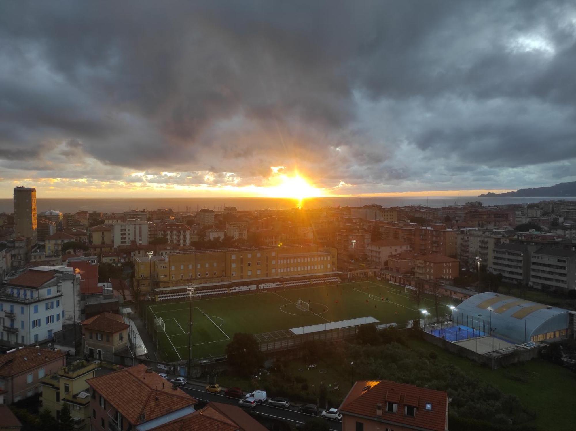 Ferienwohnung Super Vista Al Grattacielo Di Lavagna Exterior foto
